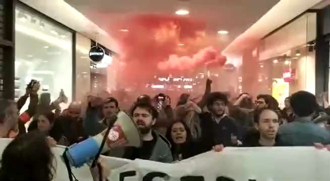 @kaeru_return https://gettr.com/post/p2bwcyy903c　
フランスのデモ行進
は、大阪における河内音頭のようなもの。

年中行事の一つに過ぎない。