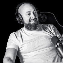 Producer  @PatriotSports 🇺🇸  
Send lawyers, guns and money the shit has hit the fan!