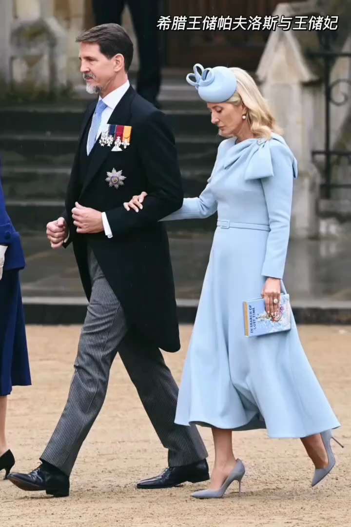 英国国王查尔斯三世和王后卡米拉加冕，是英国70年来首次举行的加冕典礼，也是历史上第二次进行电视转播的加冕典礼。 汇总了来自17国盛装出席的王室成员造型