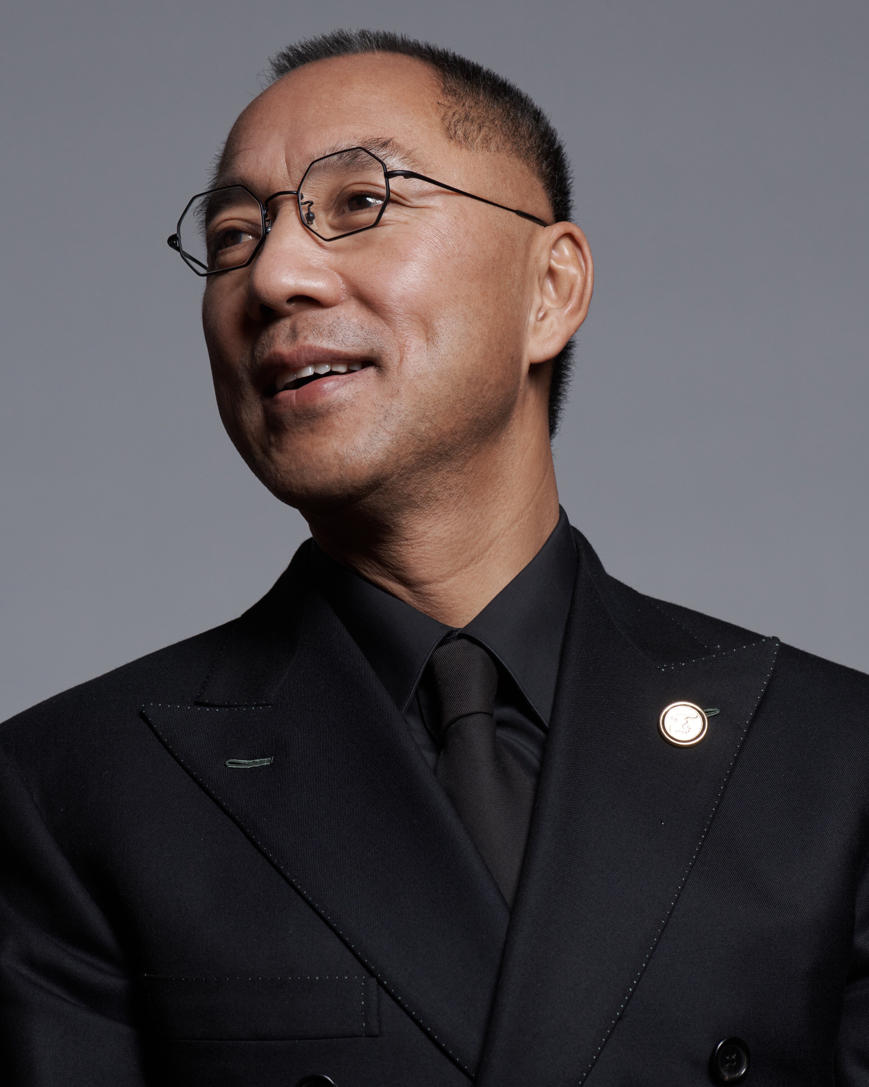 战友情 

爆料革命似是水， 长江黄河似战友 
一浪胜似一浪高，排山倒海齐发声
不同种族来相聚，你是我来我是你
不弃不离兄妹情，有你有我来维护
真假黑白已分晓，盘古二次在显世
爆料革命新纪元，开启联邦...