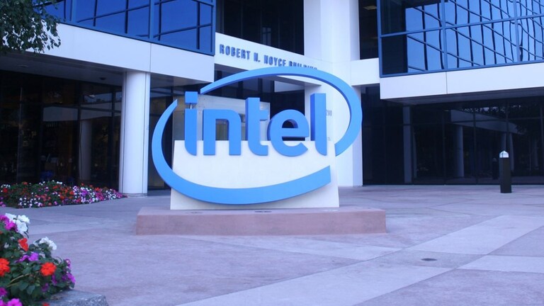 #Computing #Intel ' #Downfall' #Bug Steals #Encryption #Keys, #Data From Years of #CPUs (Update)

The new attack uses Gather Data Sampling to steal data an