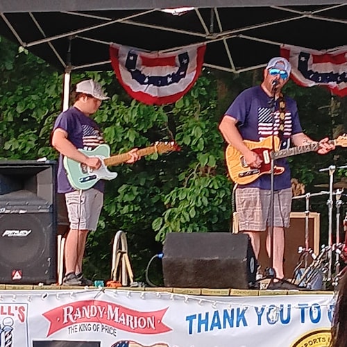 Guitar Playing Trumper!