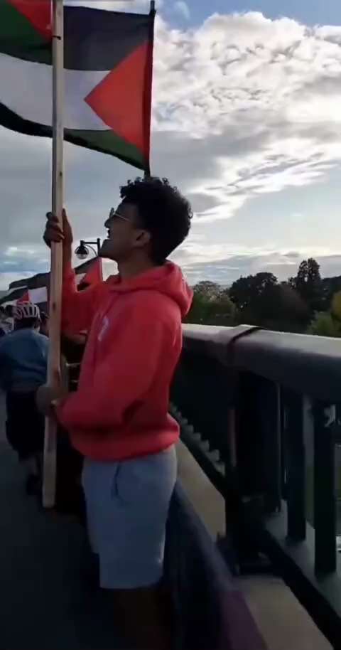 Palestinians in Toronto celebrate attack on Israel 