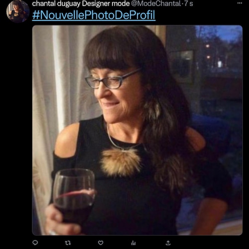 Je suis créatrice en désign mode accessoire , tout mes créations son faite a partir de matériaux récupérée