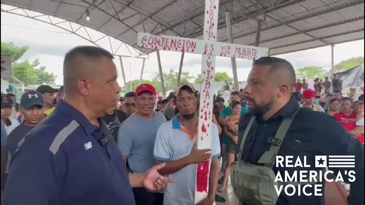 @OscarElBlue reporting, the leader of the 6000 migrant caravan, Irineo Mujica, says “Joe Biden is a ...