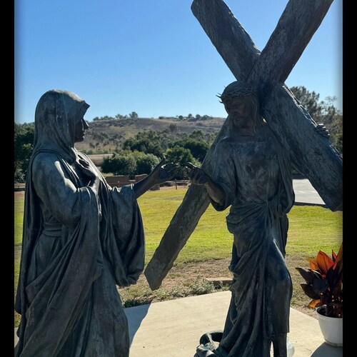 Cor Jesu sacratissimum,
Miséréré nobis. 

Sanctus Dominus Deus Sabaoth. Pleni sunt coeli, et terra glória tua. Hosánna in excélsis.