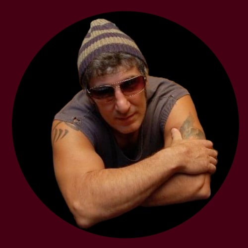 Host of TZB Podcast LIVE every Mon Tues Wed Thur & Sun 8pm NYC Time. For links to show & all things TZB visit me at: www.tooTZBomb.com