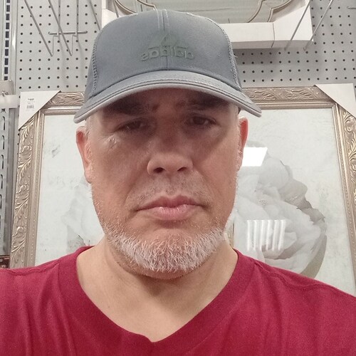 Looking for cool people to chat with, possibly more ya never know!