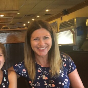 Wife Mom Daughter Sister.  Thankful for all who serve our beautiful country and the US Constitution. Put God first and a...