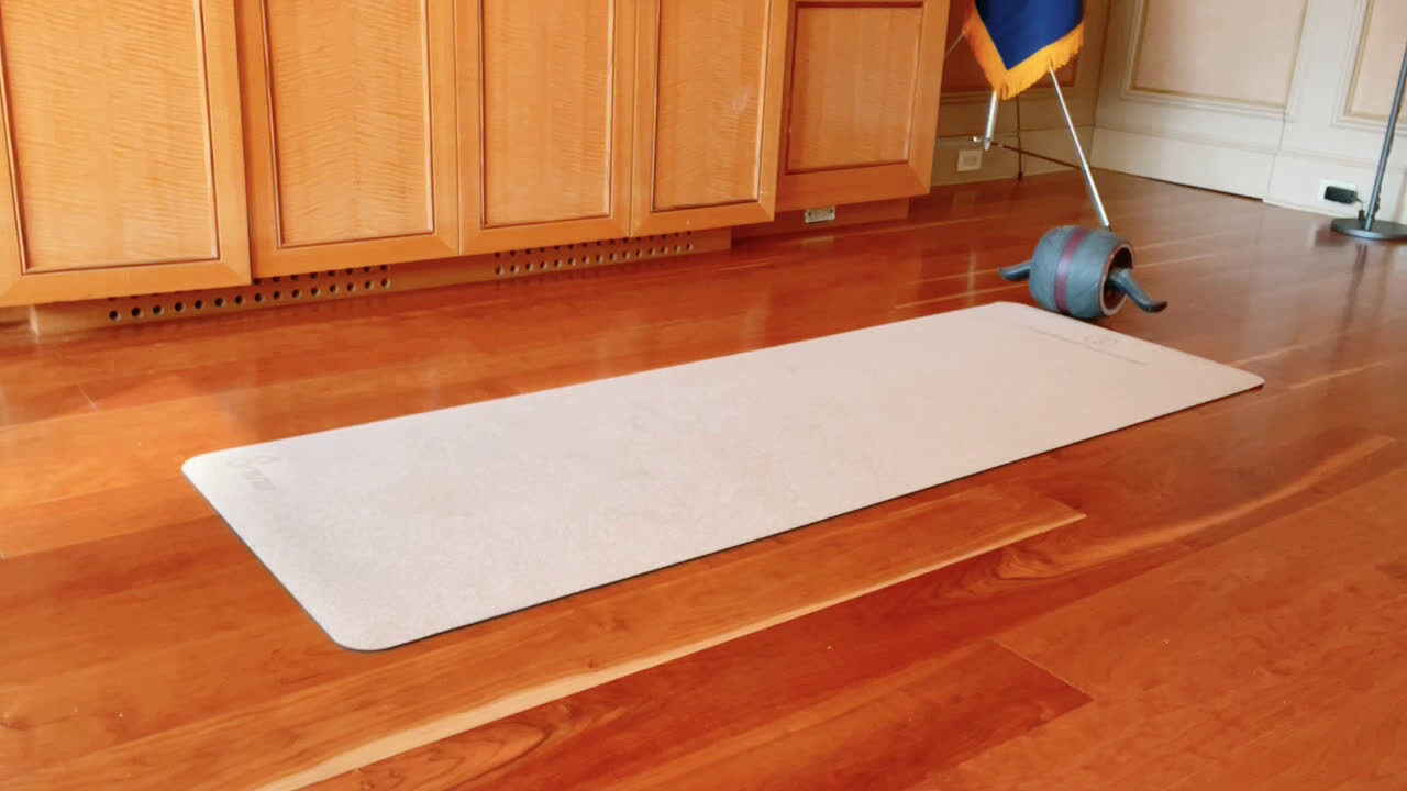 尊敬的兄弟姐妹们，七哥的盖特太少人关注了．班农都10万了，我才3万啊，好可怜呢。

Dear comrades-in-arms, have you exercised yet?  Is the tru...