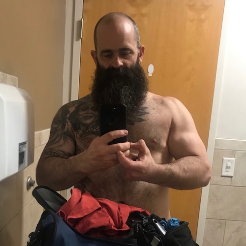 Father of 2 want to make more with a good  patriot mom
#Georgiavoter 🇺🇸
#truckdriver 🚛
#unvaxxed
#pureblood
#boycottt...