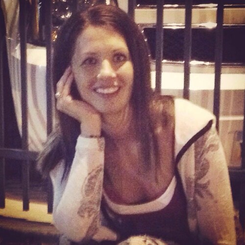 🇺🇸Granddaughter of a WWII Navy Vet🇺🇸 Daughter of a Vietnam Vet🇺🇸Jesus Christ is King & America, the home I love.🇺...