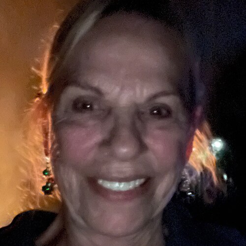 conservative that loves my freedom family and 2 dogs