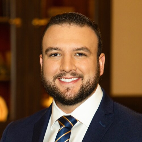 💼 EVP @LCGPR 
🏛 Former Trump Admin
📍 Ohio Native