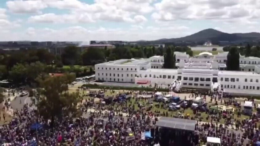 Truckers for Freeedom Australia: Absolutely MAGNIFICENT scenes from outside the Australian Parliamen...