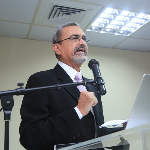 Conservative, believe in life, liberty and the pursuit of happiness. Jesus Christ is my guide. M.D., M.COMM,H. Senior pr...