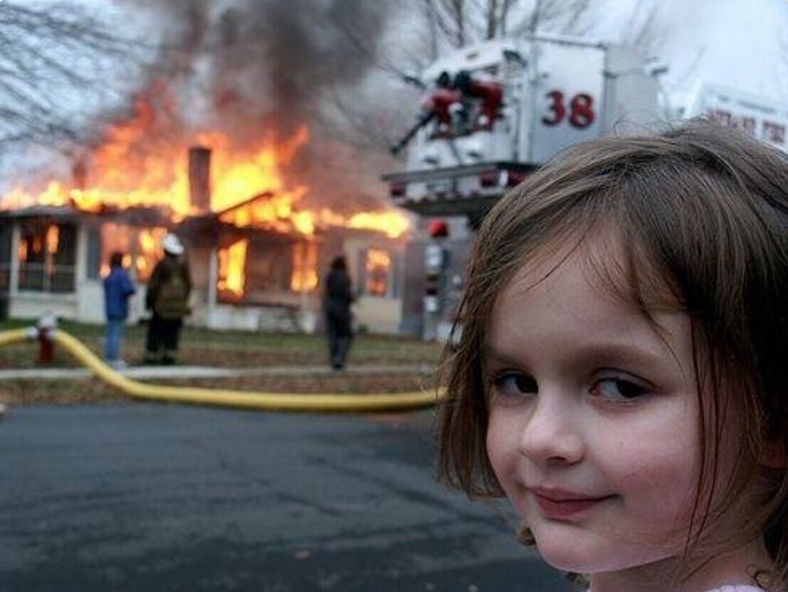 Elon Musk outside Twitter HQ…

@DonnaFiducia 