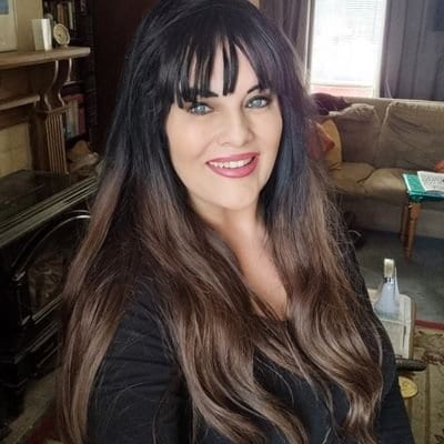 kingdom Citizen..worked in the media, but not anymore...we walk by Faith Not by Sight...hate 
animal cruelty
NO VACCINE ...