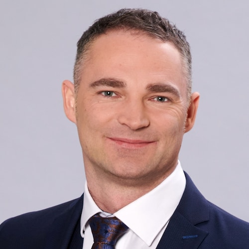 Stellvertretender Fraktionsvorsitzender der AfD in Sachsen, Mitglied des Kreisrates in Görlitz.