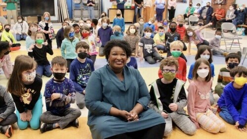 I'm sure you can see why Stacey Abrams deleted this photo.

These patriots follow back: @RWmadman @Dapool @David101101 @Serremmy