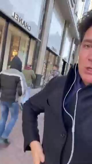 🇫🇷💥🇺🇦 Les journalistes sont déçus ! 
Le centre de Kiev est tranquille 😎, c'est pas ce que dise...