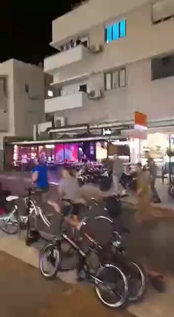 #Israel About six people were injured in a shooting incident in #TelAviv

#IsraelNews #IsraelLast #l...