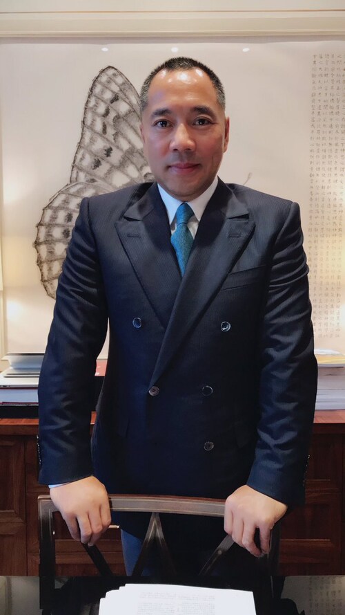 应尊敬的推友们的要求暂不删掉今天的试网络直播视频！我会保留48小时再删除．因为几天没见推友有点激动．说的不雅不到之处万分抱歉．谢谢亲爱推友们．一切都是刚刚开始！✊️✊️✊️  