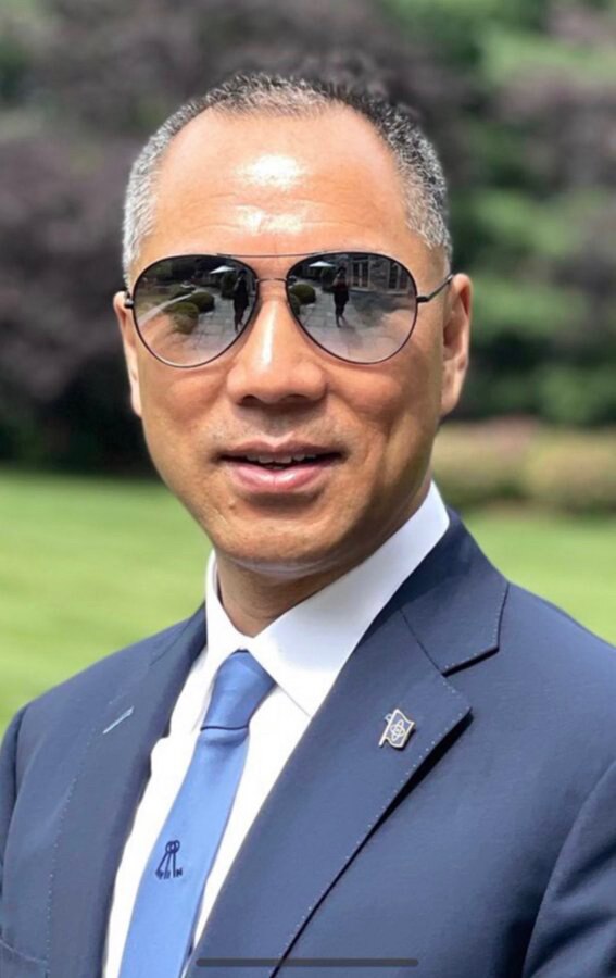 七哥：戰友們。你們可能是家庭甚至是家族唯一一個覺醒的人。你知道嗎？你是附有使命的，你身負重任你知道嗎？你要扛下所有的詆毀、謾罵、甚至是侮辱。你的任務就是扛下所有的責任，帶領家庭甚至是家族走向正道。所有...