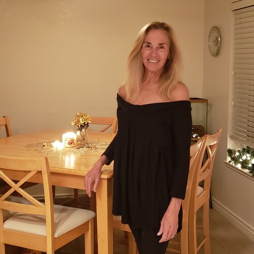 Proud wife, mother and grandmother ❤ Physical Education Teacher at same school 40 years ❤ Grateful, thankful, love my fa...