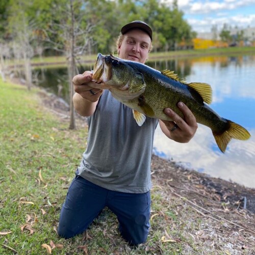 🔴free speech first 
🔴generator technician 
🔴fisherman/ hunter
🔴Respect the constitution 
🔴Floridamane 😤