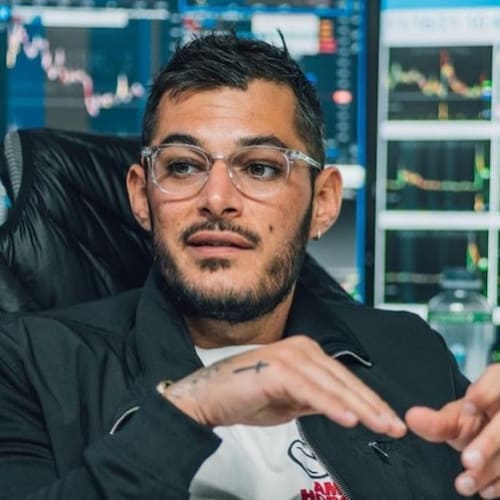 Forex trader💹
Account manager👨‍💼
Bitcoin expert💰
TRADE WITH MIKE