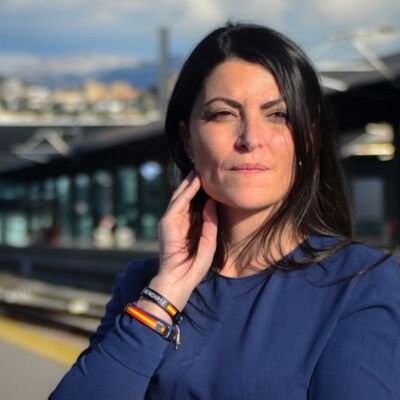 Fans de la Diputada de VOX en el Congreso. Por Bandera de España Portavoz adjunto y Secretaria General del GPVOX en el C...