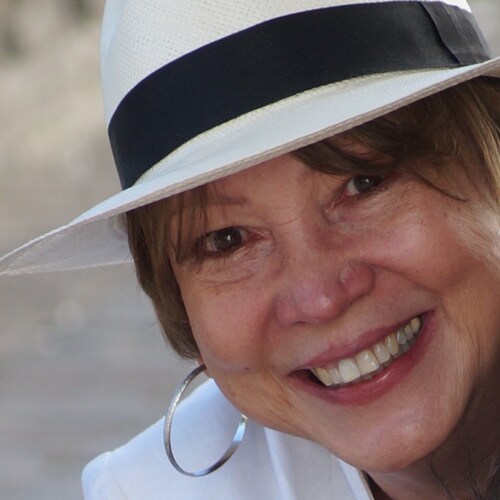 Author, Playwright, Theater Director & a Very Proud MAGA🍊
Happily married and have a beautiful daughter.