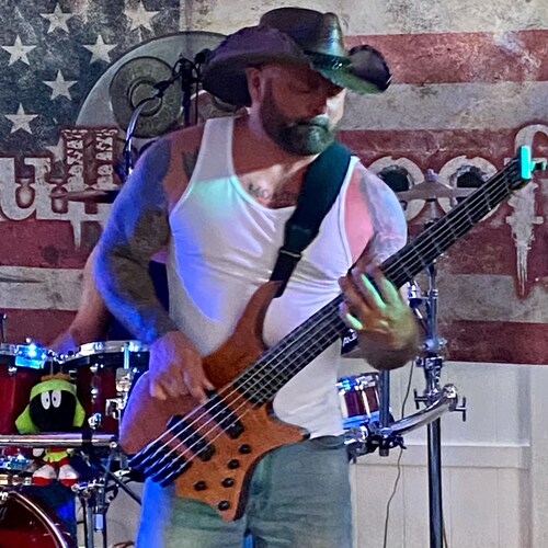 Bass player for Bulletproof Band

#USA #countrymusic #defend1a #defend2a #pureblood #donttreadonme