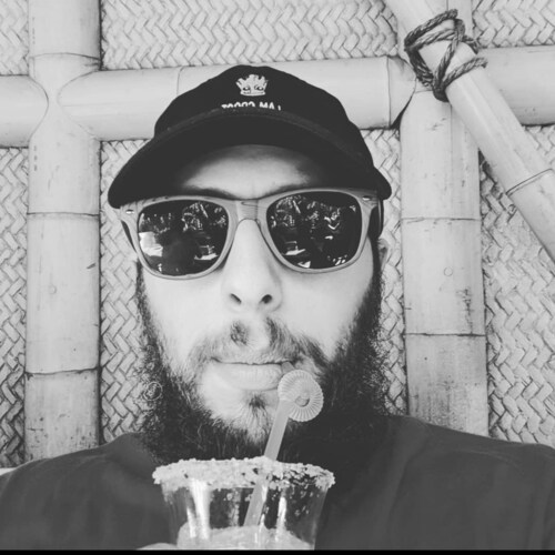 Father of 3, married for 8.
Dungeon Master and amateur video gamer.