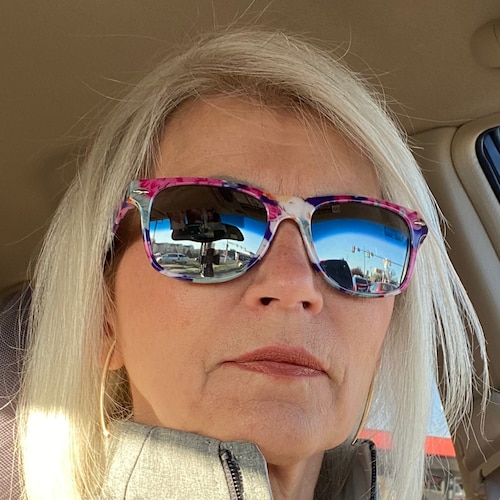 Freedom-loving American married to a Canadian.