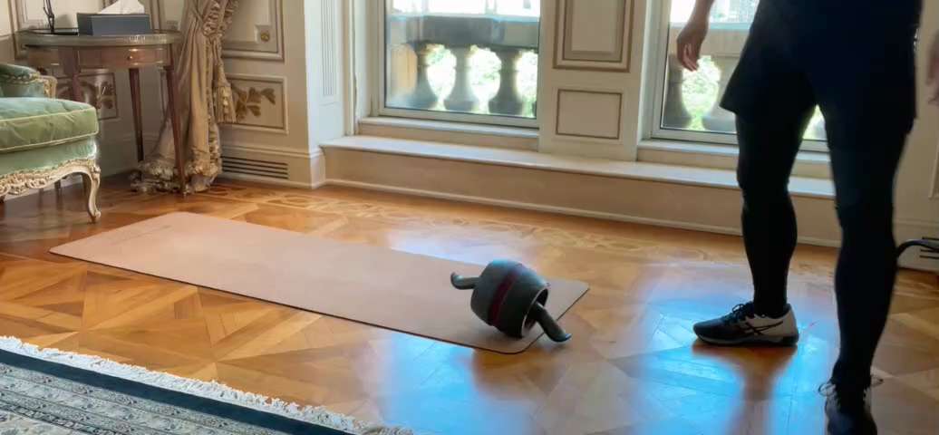  6月6号：尊敬的战友们好……祝今天离开曼哈顿纽约的战友们……一路平安，今天的短暂别离，是为了我们永久的相聚，永远珍惜和感恩……我们一起度过美好的无与伦比的时刻……万分万分的感谢感谢，在这次两周年．新...