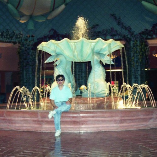 私は日本人で、トランプ大統領が大好きです 👍 もうすぐ皆さんと歩んだ不思議な旅が終わる、本当に不思議な時の旅 🤗邪視猫サイコパス野郎と赤黄青旗の日本と米国支部のマインドコントロールされたカルト宗教は中国の手先、あなたの欲に付け込んでくる...