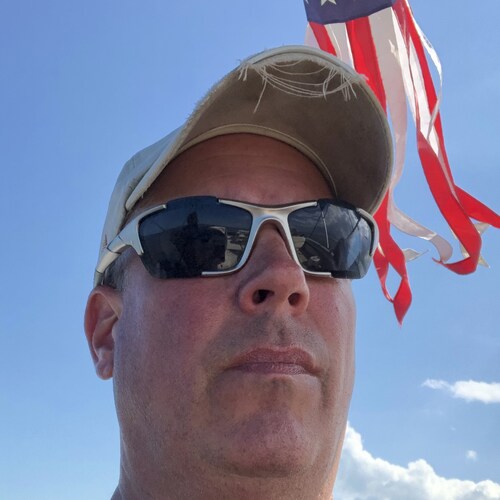 Veteran, father, American, writer, speaker and craft Brewer! 2A. ✝️ 🇺🇸🍺
author of: “Stand Up, Fight Back”