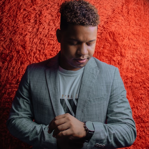 Josué Guzmán | Creo en Dios | Padre de Alexa
Casado con @rayndiralopez | 💻@ideologoart
• Recording Academy Voting Membe...