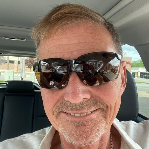 Fiscal and social conservative. Science and engineering background. Stand for the flag, kneel for the lord. Patriot. WWG...