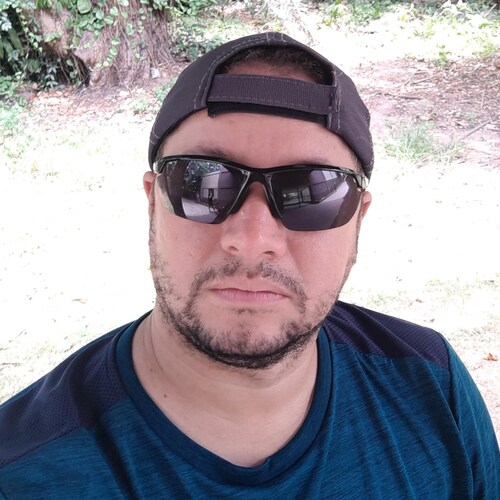 "Cada época é salva por um pequeno punhado de homens que têm a coragem de não serem atuais." (G. K. Chesterton)