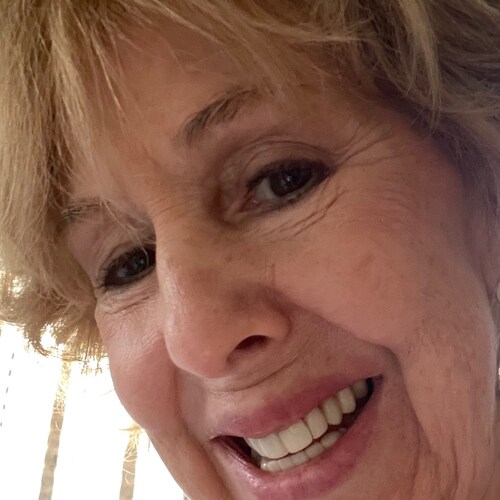 Love my country n abide by my Constitution n refuse to b called a deplorable......😉