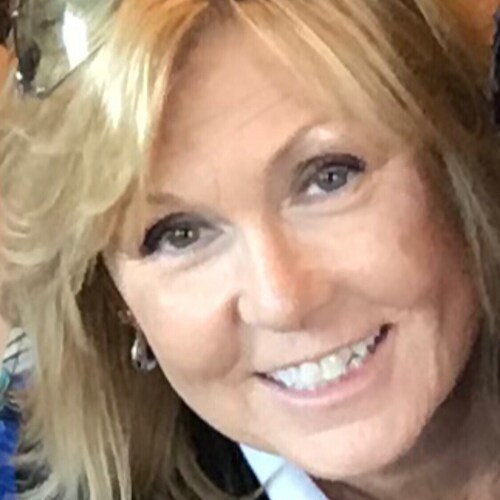 Lover
of music, sports, comedy, movies and television-I play tennis, cocktail, and know things😁