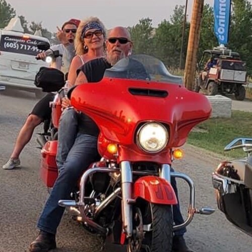 Recovering addict, biker, constitutional conservative, pizza topping
I cuss a lot. 
#maga #America1st