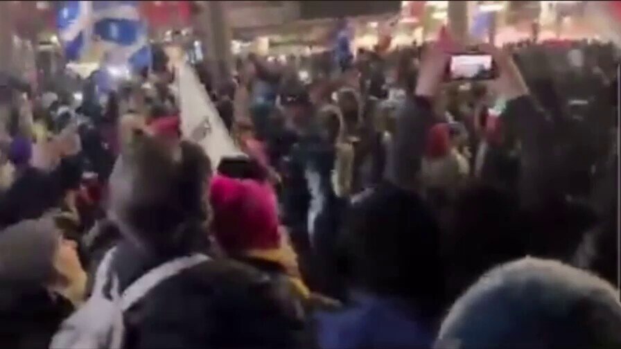 🇨🇦 Ottawa, zero shits spare for Trudeau’s Thugs tonight.

#Resilient
#Righteous
#FreedomProtest