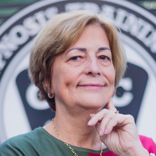 Analista de Sistemas, Administradora BD e de Rede, especialista em Segurança da Informação, Hipnoterapeuta e Master PNL....