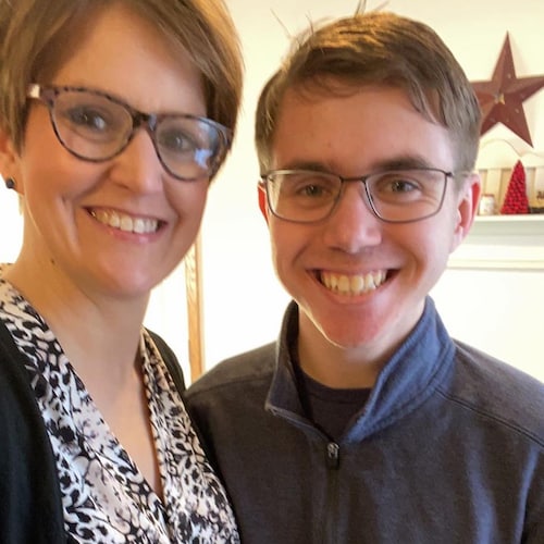 Wife, mom,Catholic Patriot from the MN swamp. Pro life, Pro Gun. I stand with Flynn 🇺🇸