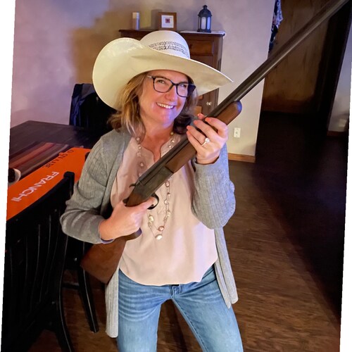 Conservative Wife and Mother, raising my kids to be strong Republicans! 🇺🇸🇺🇸