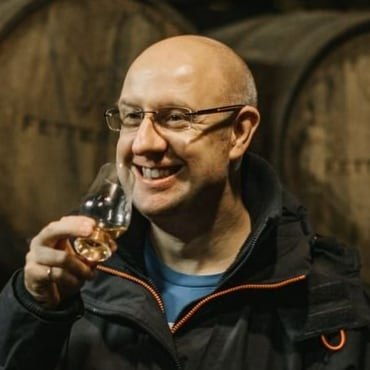 Practical contributions to global #whisky culture & #CriticalThinking in dram-sized servings. Values: Compassion, Humili...